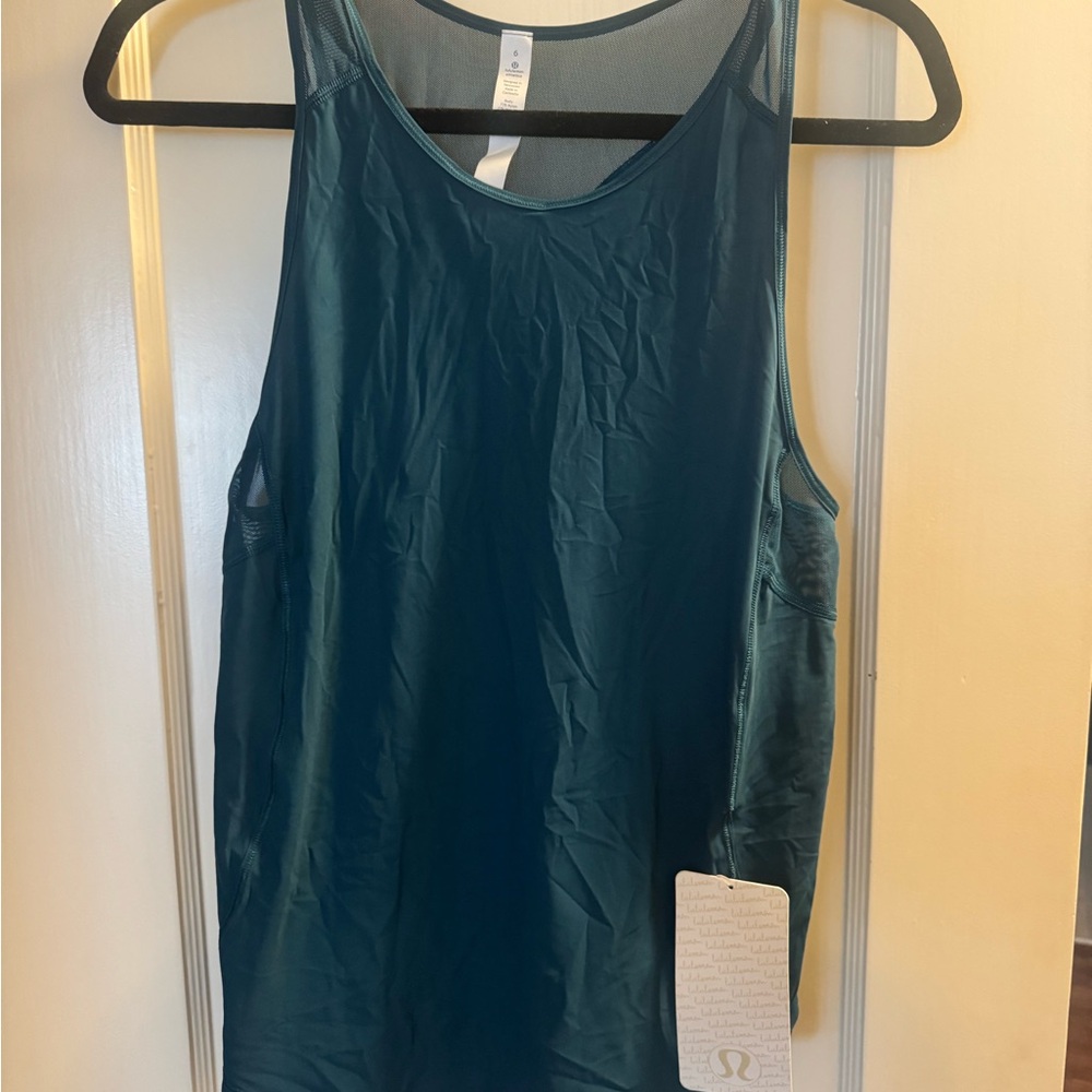 Lululemon NWT Tank Top Size 6